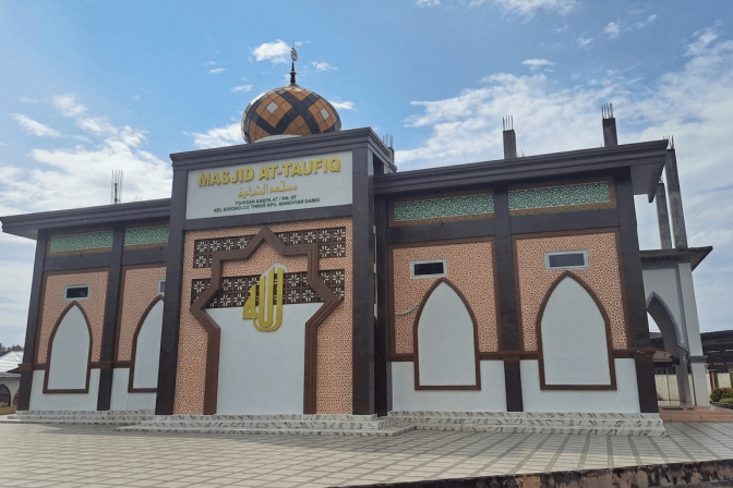 Gotong Royong Persiapan Idul Adha di Masjid At-Taufiq RT 02 & RT 03 RW 07 Berlangsung Penuh Kebersamaan