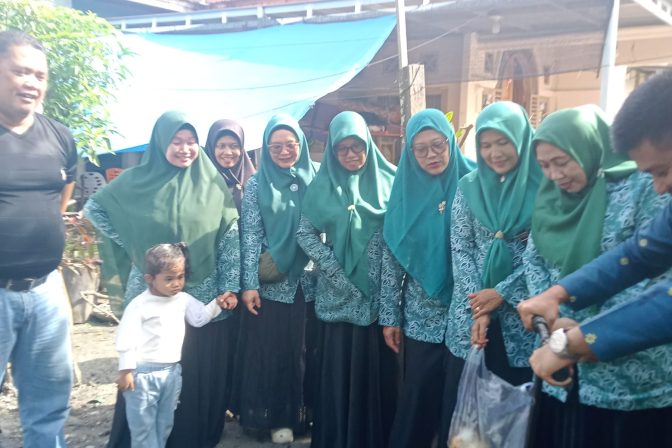 PKK Kelurahan Sidomulyo Timur Gelar Kegiatan Pembuatan Lubang Biovori untuk Pengelolaan Sampah Organik